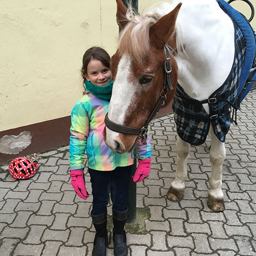 Josh Pferd Kinderheim Haus Regenbogen