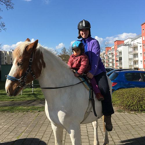 Josh Pferd Kinderheim Haus Regenbogen